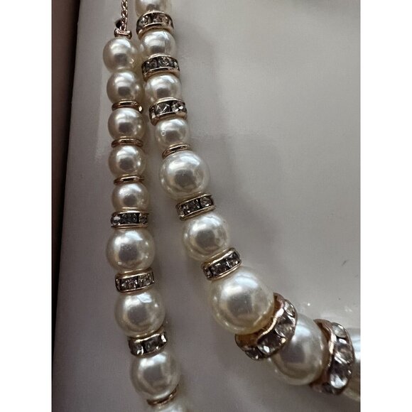 Jessica McClintock Gold Chain w Pearls & Faux Diamond Spacers Necklace Set - Picture 4 of 8
